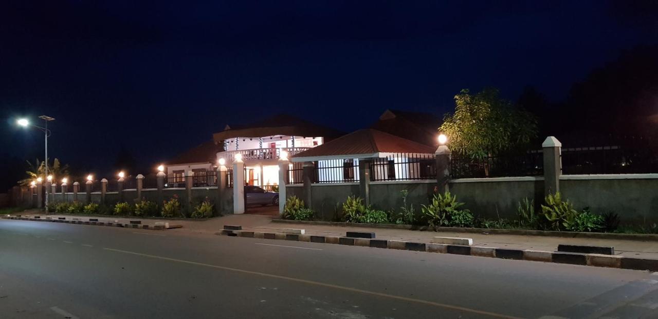 Northern Pearl Gulu Luaran gambar